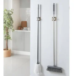 Best SIMPLY Accroche balai x2 auto adhesif