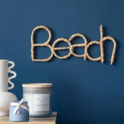 Hot Mot a poser beach